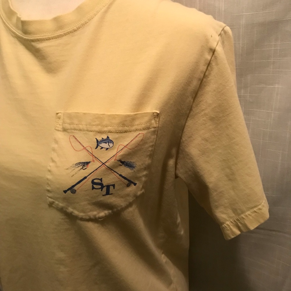 Southern Tide Short Sleeve Pocket Tee in Pale Yellow with Blue Embroidery